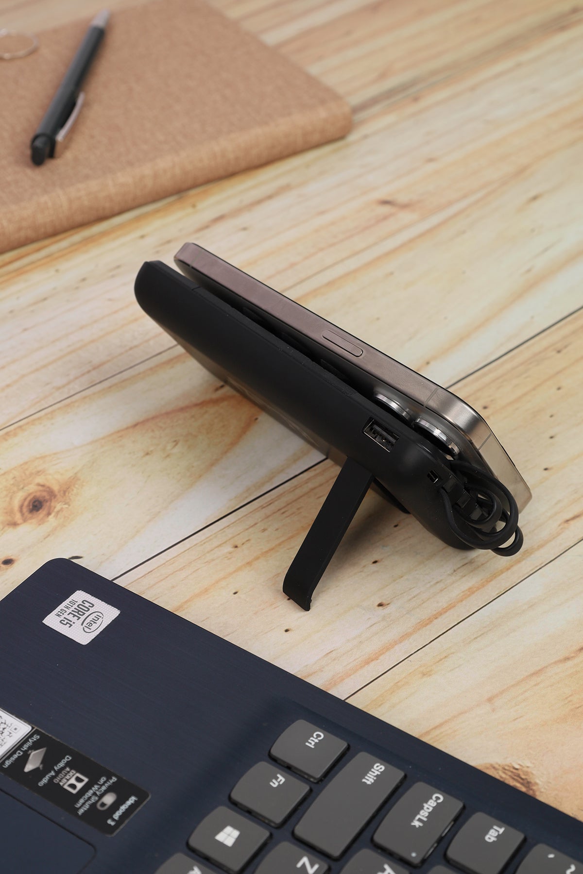 Hefty Wireless Powerbank – Custom Branding 10,000 mAh Power Bank