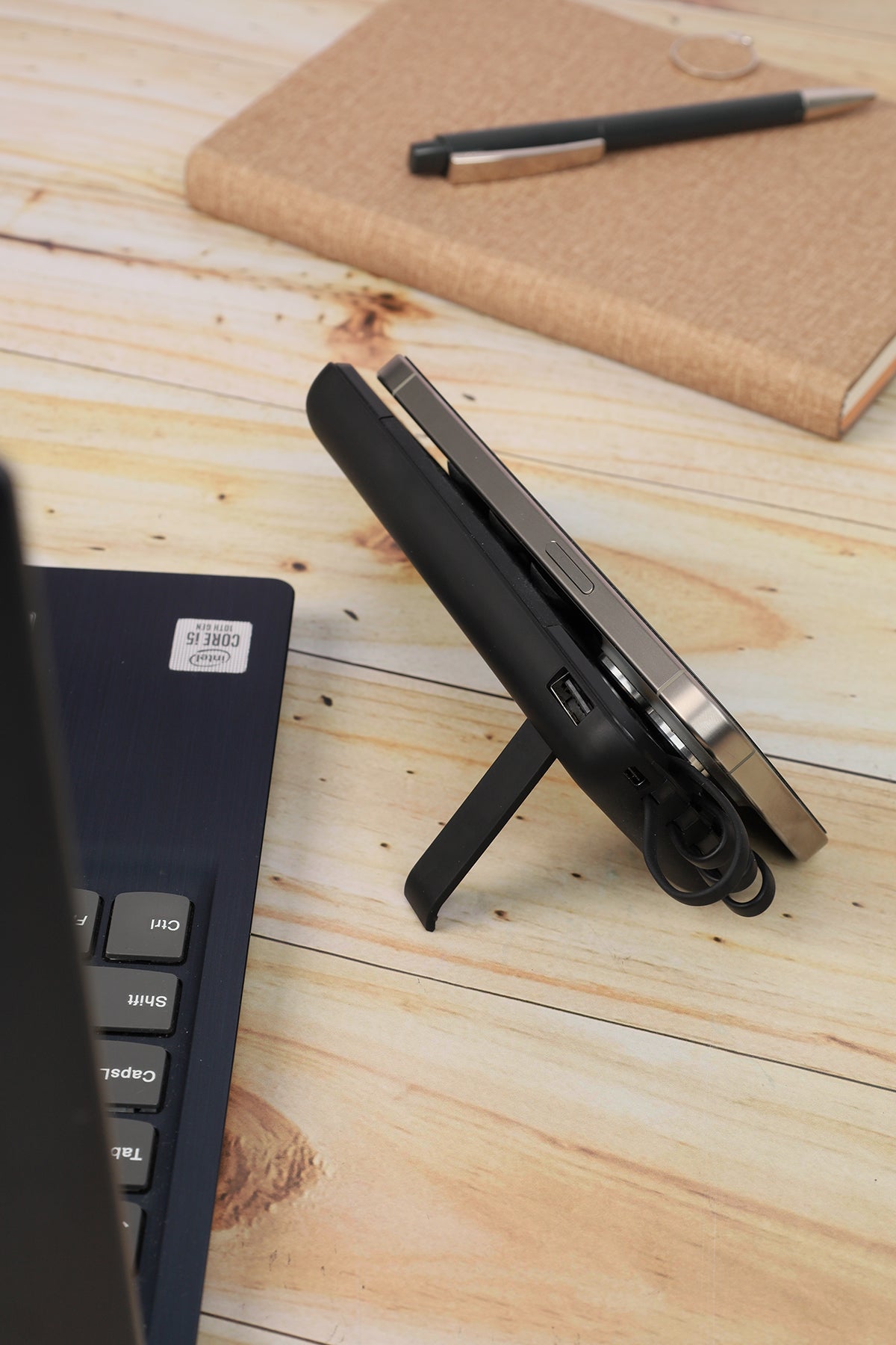 Hefty Wireless Powerbank – Custom Branding 10,000 mAh Power Bank